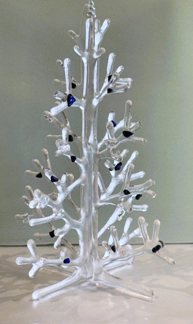 Glow and Grow: 3D Glass Christmas Tree - Image 2