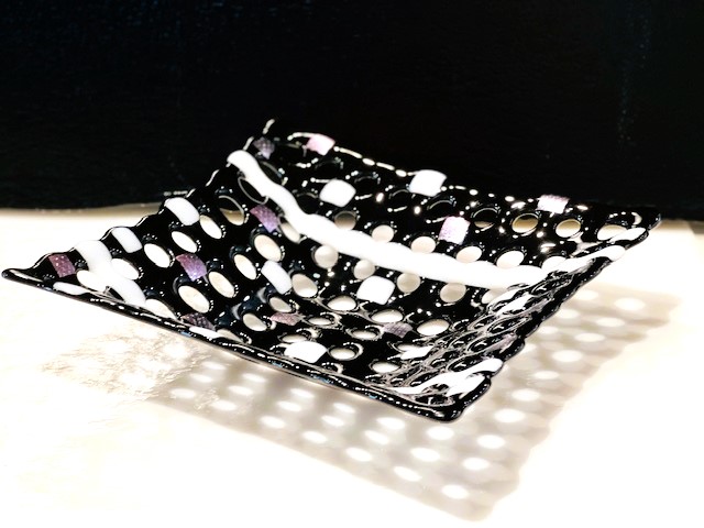 Crisscross Patterned Basket - Image 6