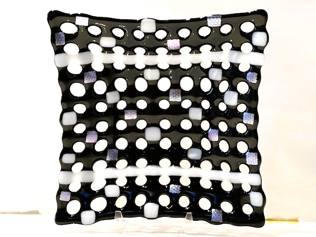 Crisscross Patterned Basket - Image 5