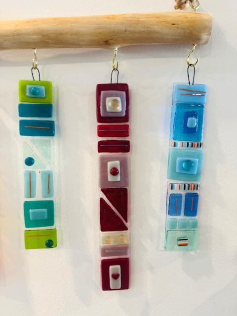 Glass Chimes & Coastal Vibes - Image 4